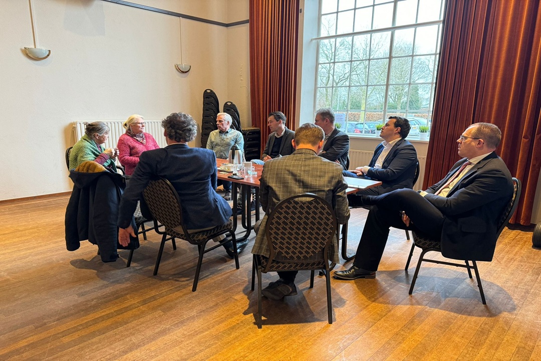 Openbaar Vervoer Tiel - Schriftelijke vragen PCG Fractie over OV Erichem/Buren